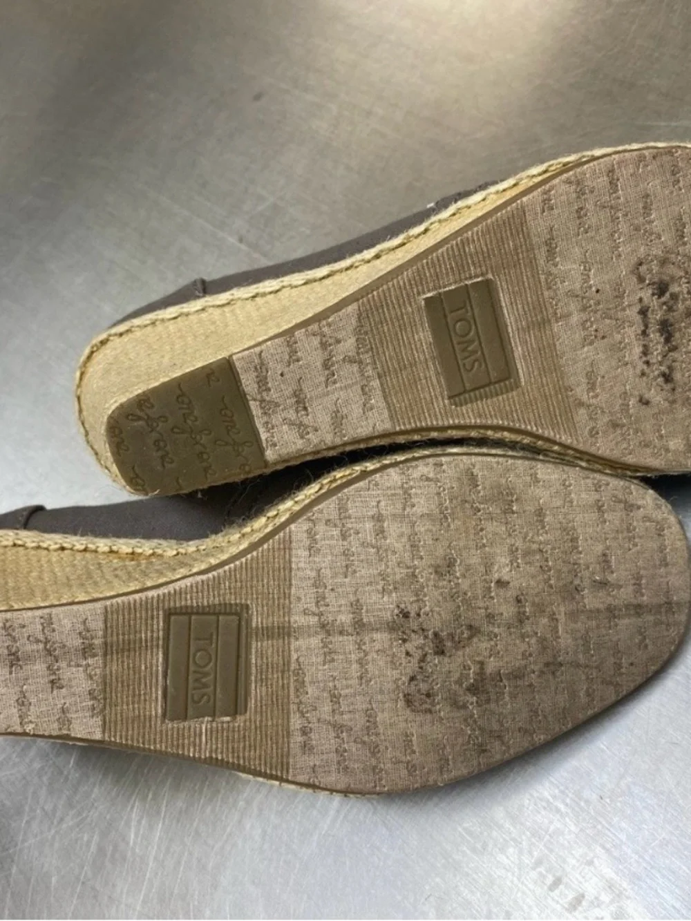TOMS Calypso Gray Canvas Peep-Toe Espadrille Wedge Heels - Size 8